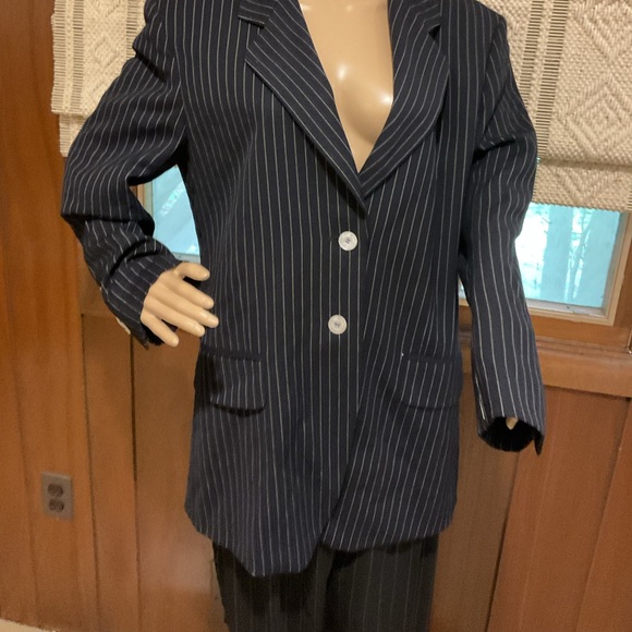 Women’s Escada Pant Suit - Picture 2 of 6